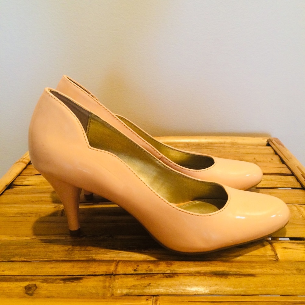 BANDOLINO Baby Pink Pumps